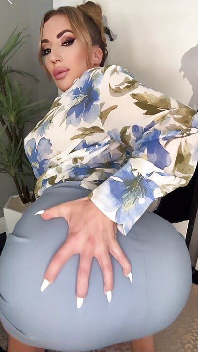 Come Watch Me Cum! Dildo Ride - Richelle Ryan