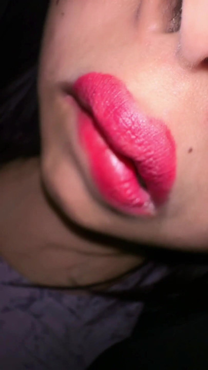 صديقة لطيفة تخون مع صديقها وتذهب معه إلى الفندق صديق - طيز كبيرة وصدر ضخم حبيبة ساخنة وممحونة | مقطع 1