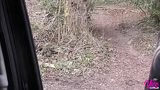 Girl is lost and gets a ride in the ViceTaxi