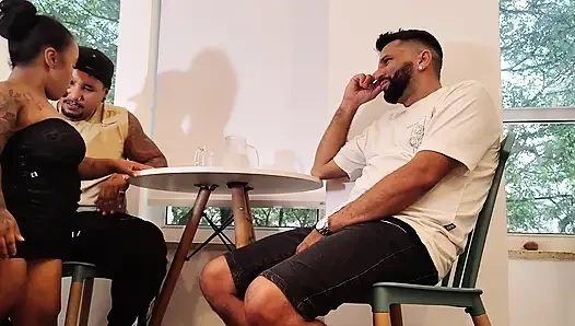 Dois Irmãos Numa Entrevista Para Tiffany Montavani Sentou Pirocada Na anã