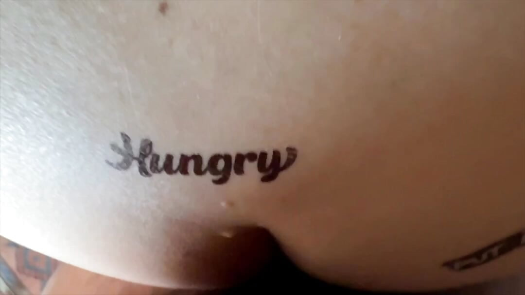 OhTrevorはニール・エリオットの空腹の穴を養います。