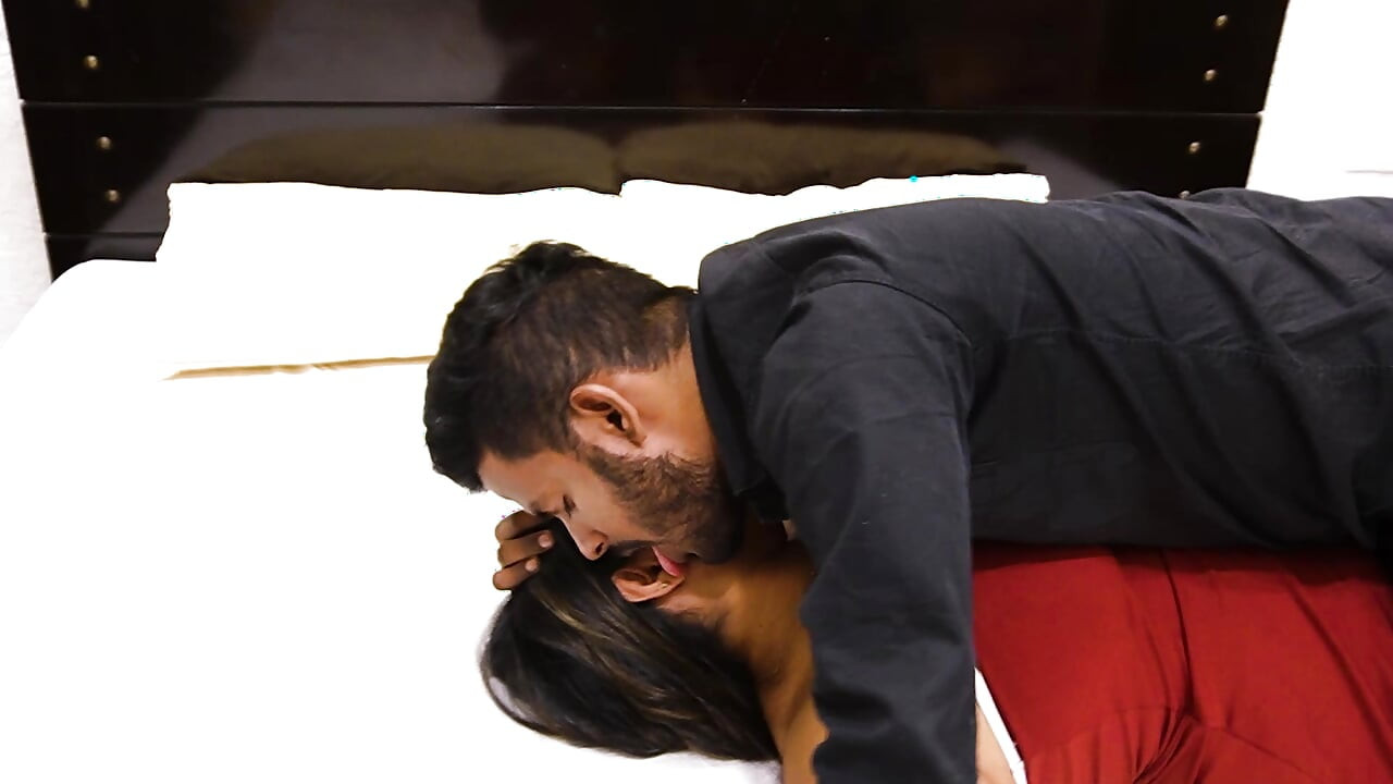 HONEYMOON COUPLE FUCKING EACH OTHER HARDLY, IN HOTEL ROOM, HARDCORE MORING ROMMANCE