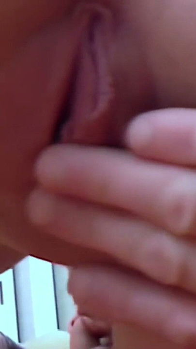 新人金髪の華奢な美少女Jessicaがプロ男優Pascal Saint Jamesに犯される | Clip 1