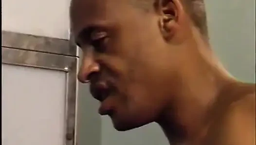 Schwarz-weiß-orgie-party ... Lecken, ficken, fingern