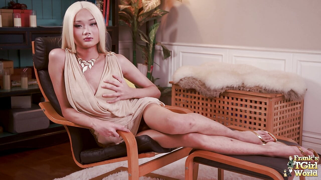 FRANKS TGIRLWORLD - Paparan lengkung air mulut Alexa