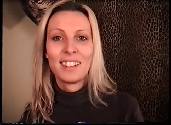 캐스팅에서 기름을 붓는 오지는 밀프