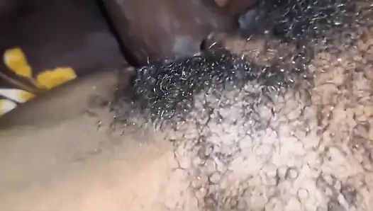 Islak meyve suyu amcık çok güzel sikiliyor