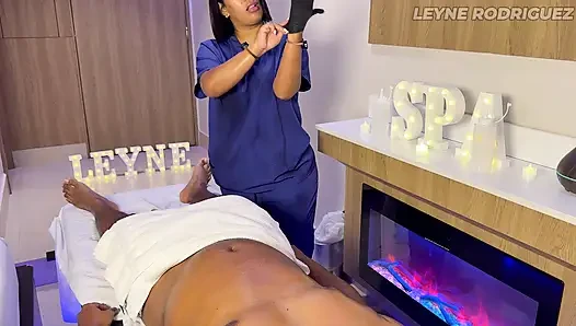 Leyne Rodriguez: samimi yağlanmış masaj seansı vahşi bir mutlu sona yol açıyor