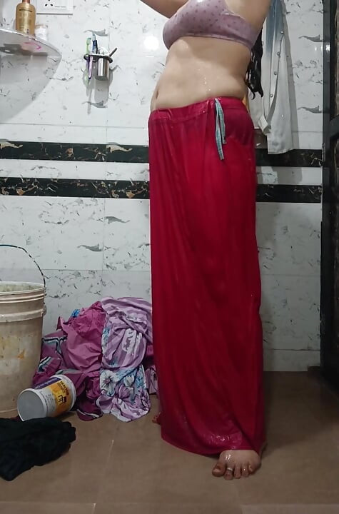 Priya Bhabi Nice Body and Big Ass Show