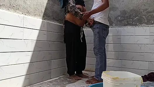 Pati Bahar Gaye the padosi