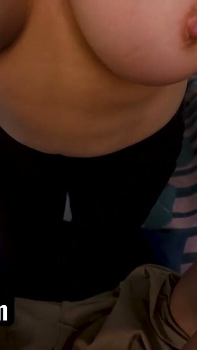 Dicke und vollbusige Stiefmütter Lexi Luna & Pristine Edge teilen jungen Schwanz im POV-Stil – PervMom | Clip 1