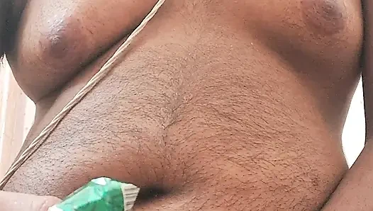 Gay baba dölünü serbest bırakıyor ve ses çıkarıyor. Hintli cbt