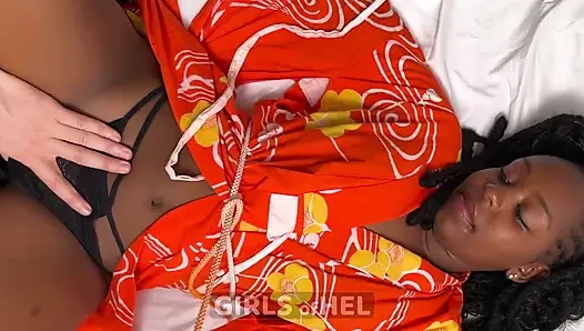 Минет, трах в киску и огромный камшот в видео от первого лица