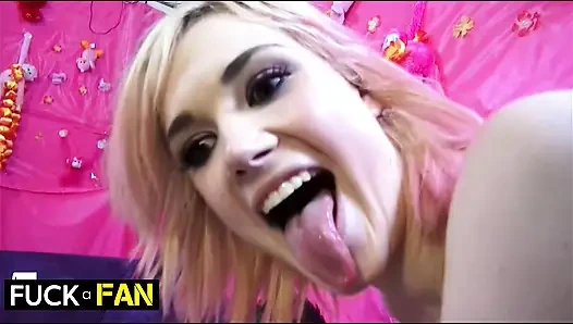 Siri için kalın yarak yolculuğu tori ve ıslak öpücük için sakso!