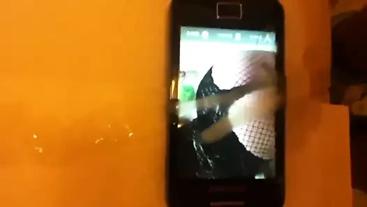 Macynme'ye saygı duruşu