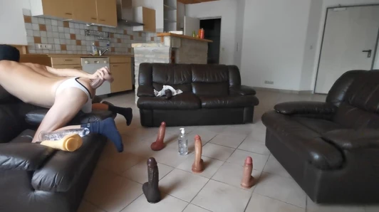Dildo grup seks