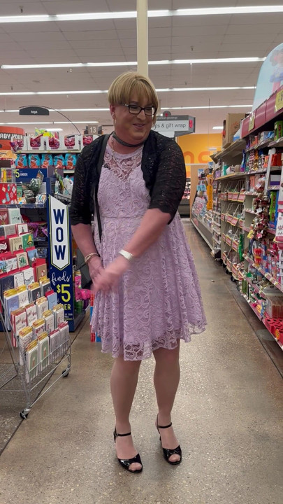 Sissy Cryssi goes shopping!