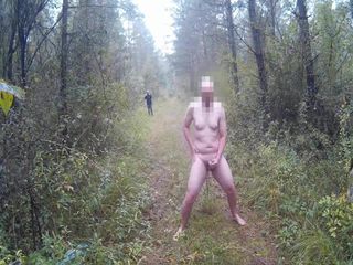 Застукали за лесом в очке во время оргазма