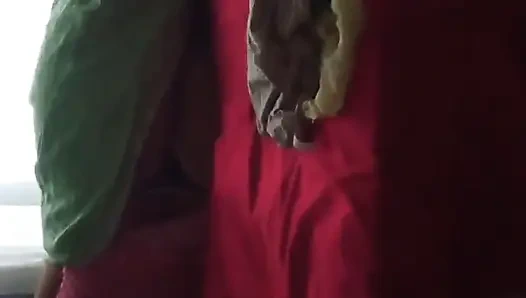 Ich masturbiere mit dem benutzten tanga meiner ehefrau und sie bemerkt es nicht