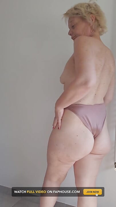 Mature MILF and Slut This Strips Naked for You