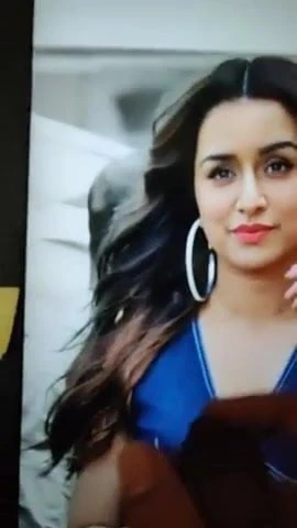 Shraddha Kapoor dostane hold spermatu (2)
