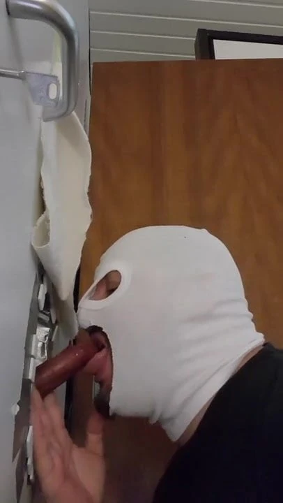 Gloryhole действия 2