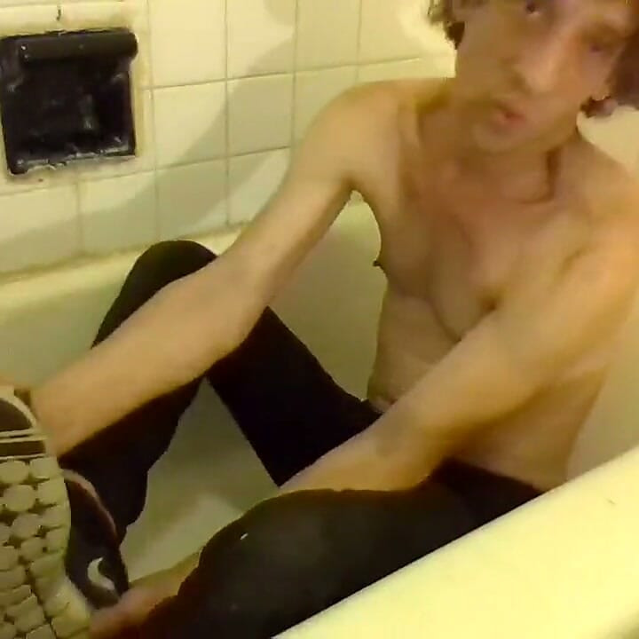 Fantasiando com alguém urinando na minha boca
