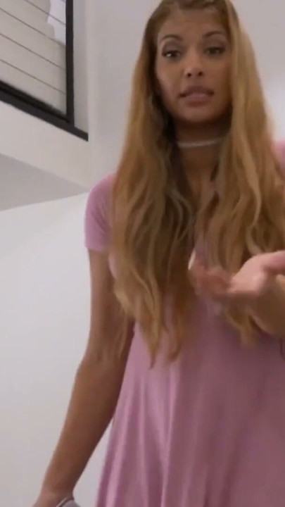 Perv mamma - kåt stor tuttad milf latina skämmer bort sig med ung kuk | Klippa 1