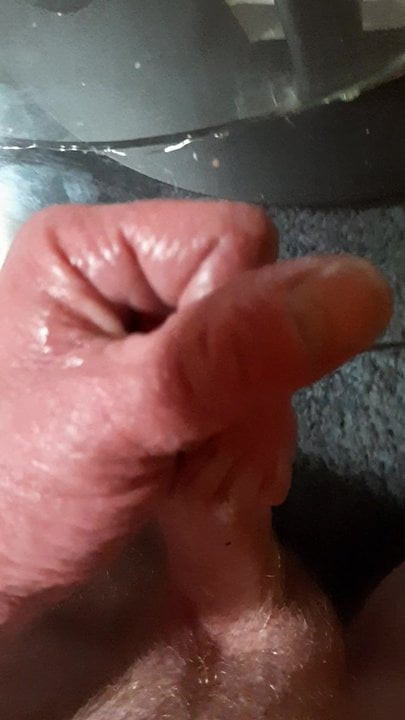 Stroking an cumming
