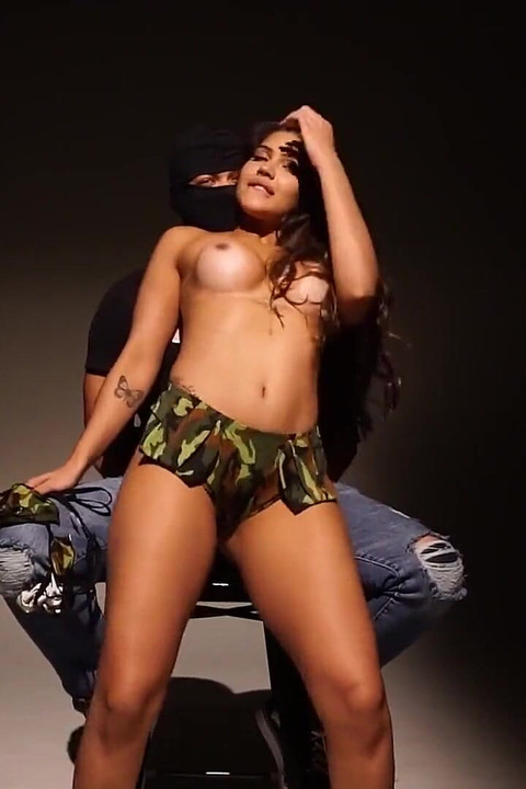 Strip - Ayarla Souza