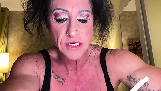 Gulp Thanksgiving: Goddess Kandy Feasts & Swallow You Down Her Throat