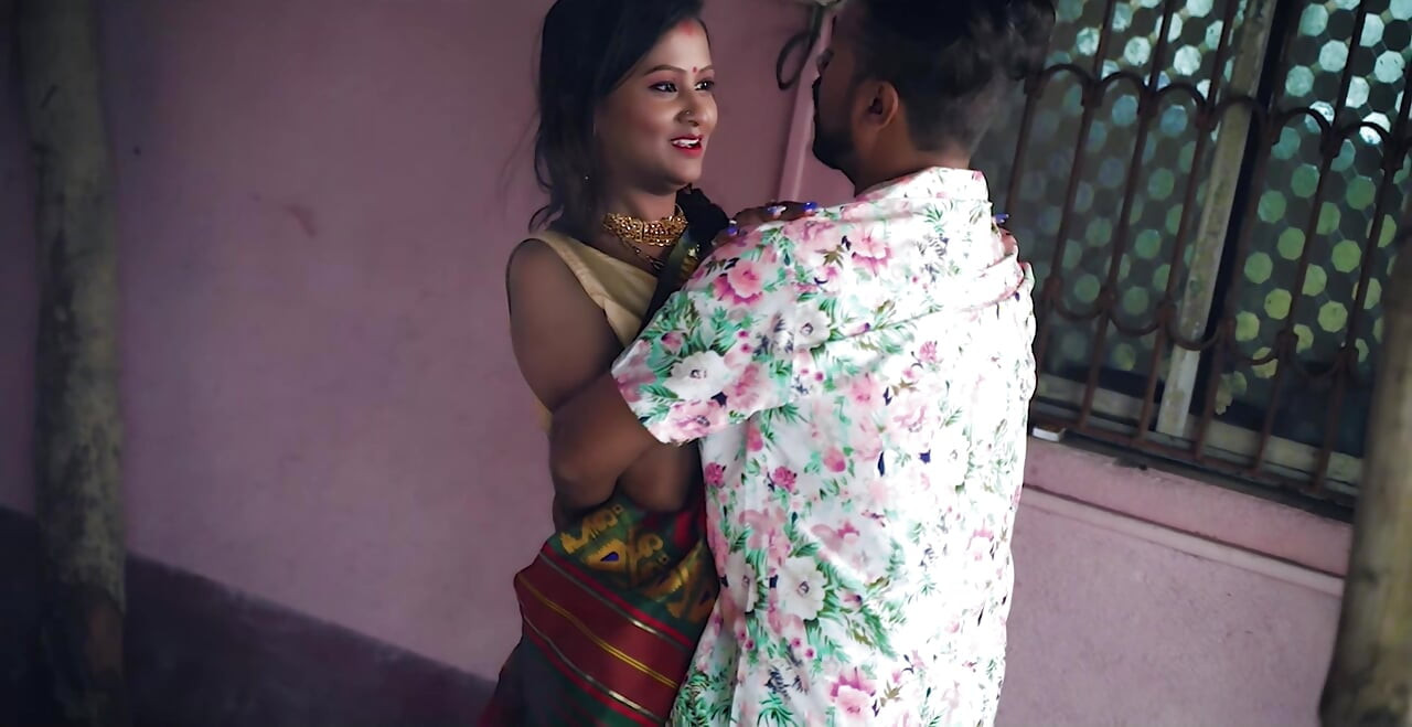 Step son ke samne hi uski step mother ko chod diya