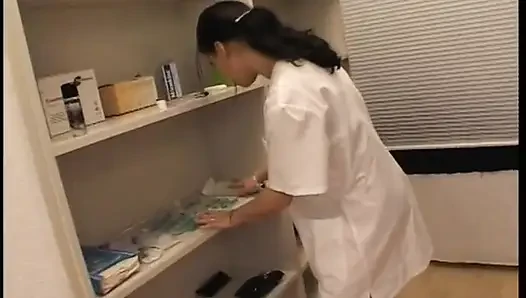Cewek cantik rambut cokelat dientot di ruangan audisi seks