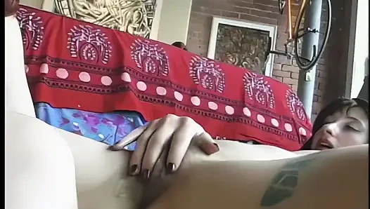 2 gadis berbulu y2k berbulu berubah menjadi lesbian dan menjilati memek