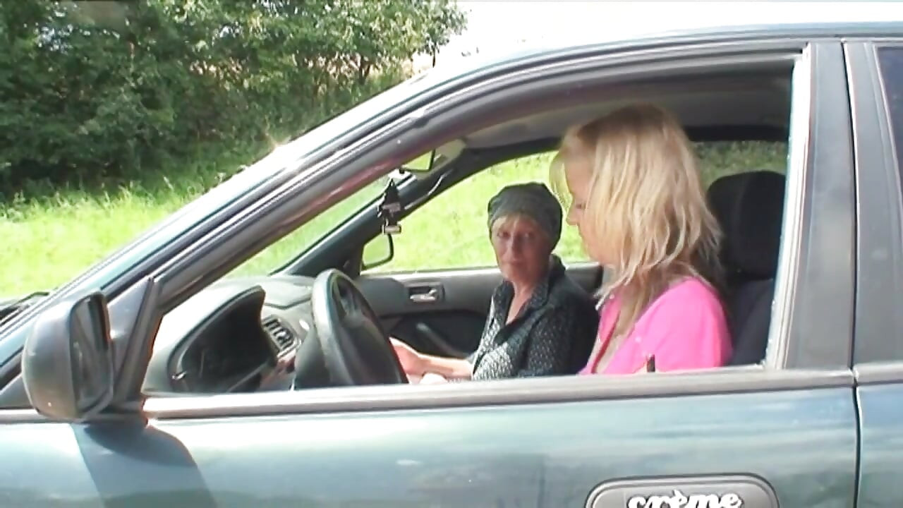 Young hitchhicker with her stepgranny grateful for an old pig who came in their rescue