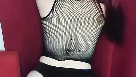 Ateşli üvey kız kardeşin senin için seksi kostümler deniyor! 31 talimatı Arjantin