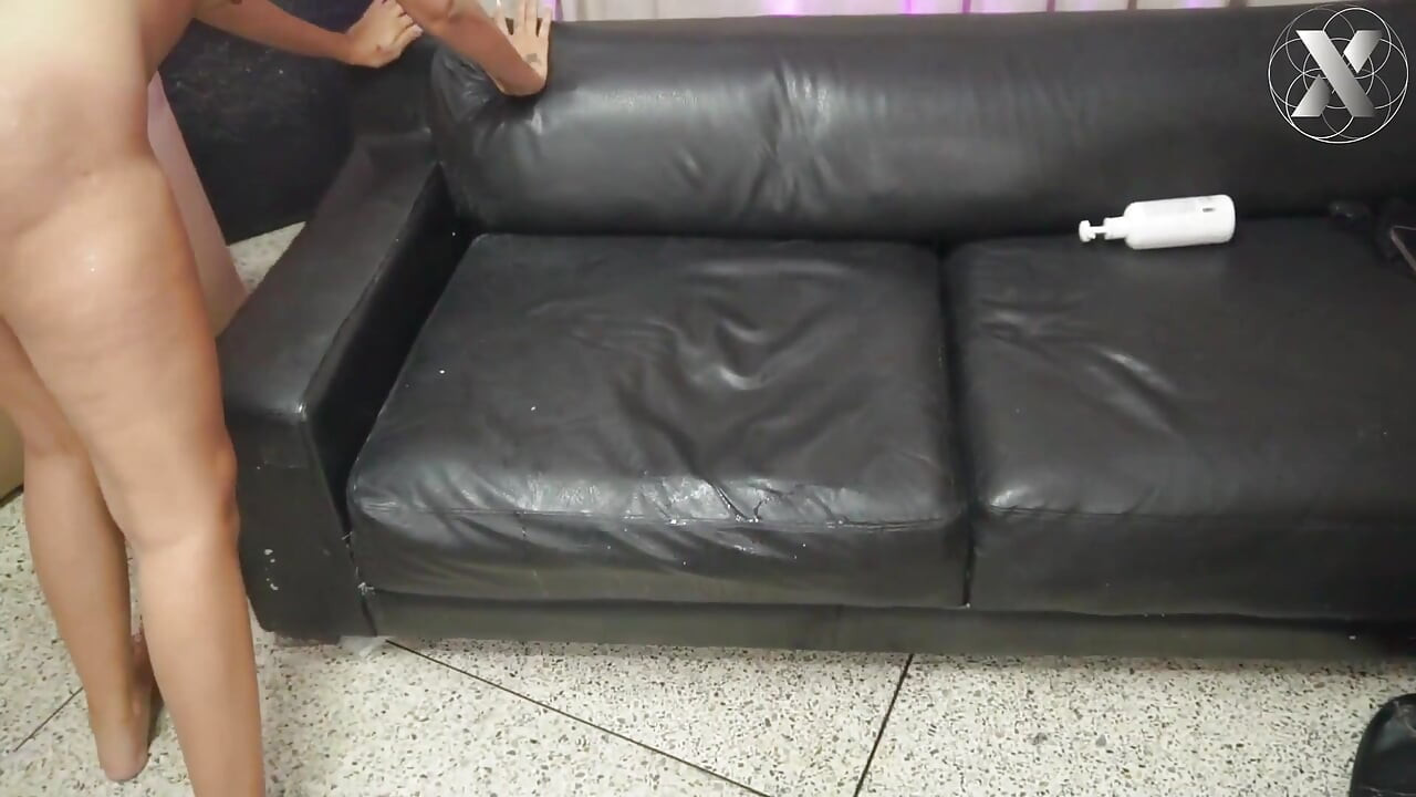 Fucking on the Couch: My Pussy Squirts While Riding Me