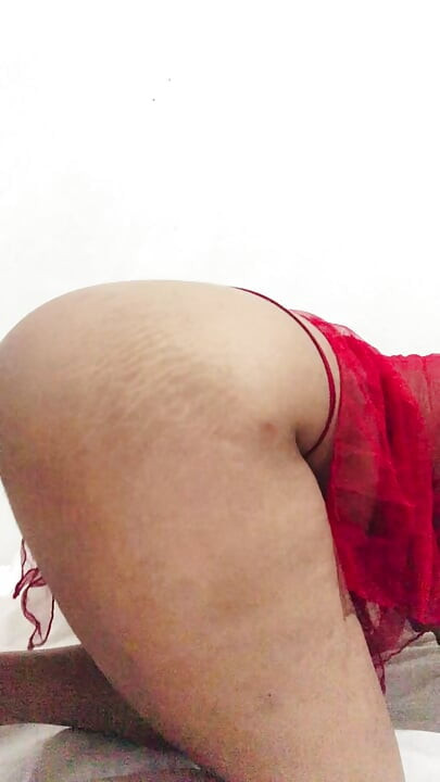 Big Boobies Hot Sri Lankan Girl Fingering wet Pussy