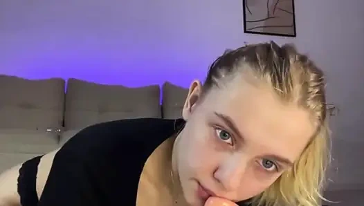 Jucielussie versucht, Kama-Sutra-pose und lutschen