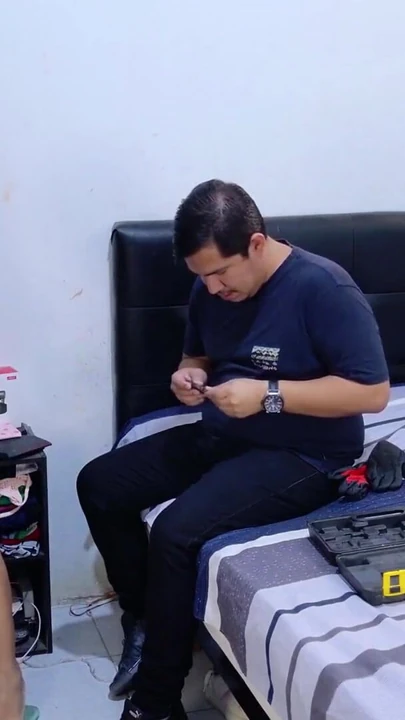 Momen wajib dibagikan dari "Merayu dan ngentot Teknisi Internet"