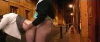 un petit coup en pleine rue