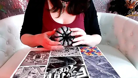 Çivi çakan asmr