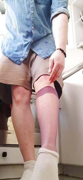 Mąż z wielkim 22cm kutasem , chce dojść gdy  sprząta wiosną piwnicę