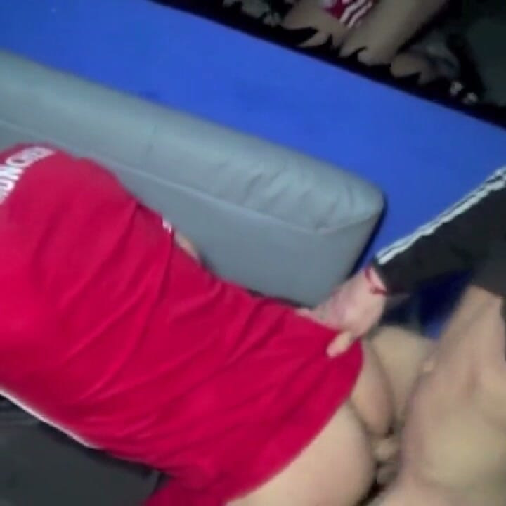 Fetish ekstrem dalam patuh sepatu kenegangan oleh 2 pemuda scally