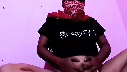 Bada bada dudh ko milte hue Kisi Ko Khoj rahi hai