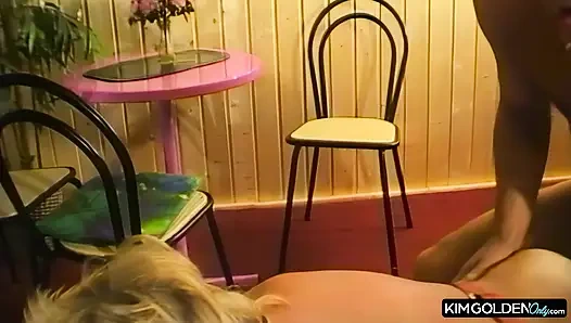 Blonder Hengst voegelt geile Blondine hart