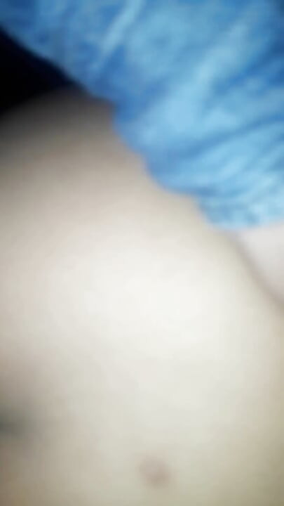 Dependentă de lapte din cauza coada ei