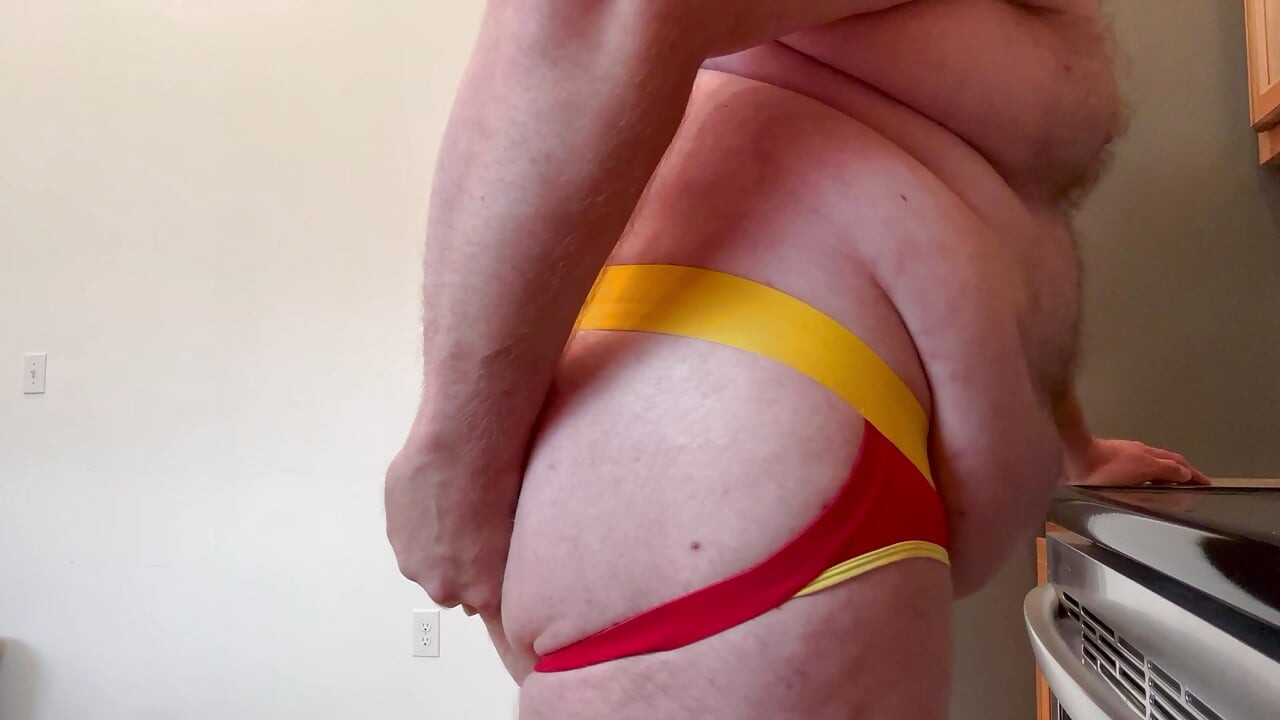 Dildo Makes a Fat Bear Squirt