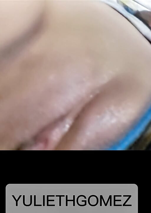 India se masturba Y muestra sus grandes tetas