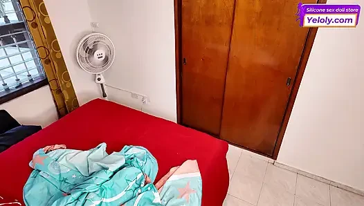 Ev arkadaşım lezzetli yeloly bebeğimle değiş tokuş yapıyor